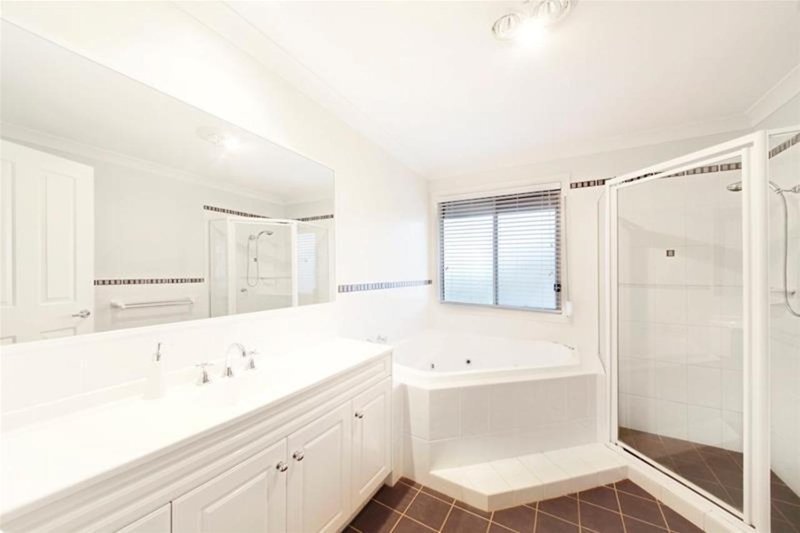 Photo - 4 Justis Drive, Harrington Park NSW 2567 - Image 12