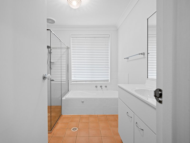 Photo - 4 Kalua Place, Glenmore Park NSW 2745 - Image 9