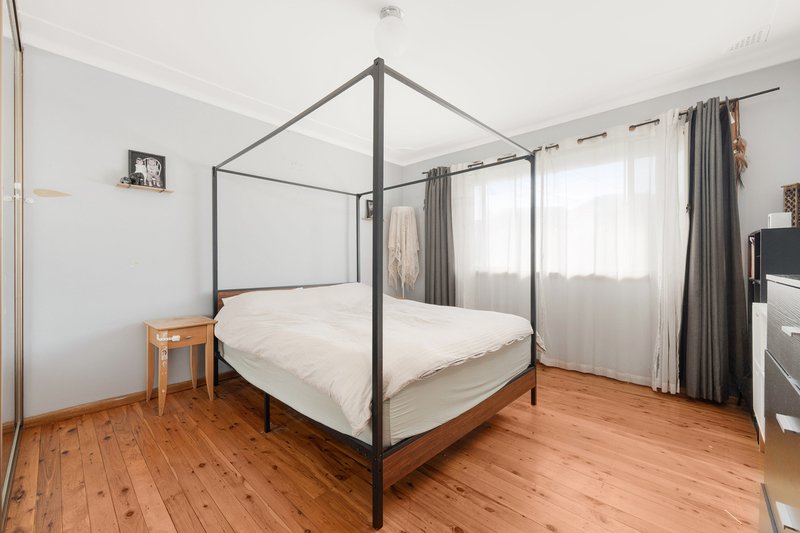 Photo - 4 Kareela Crescent, Greenacre NSW 2190 - Image 4