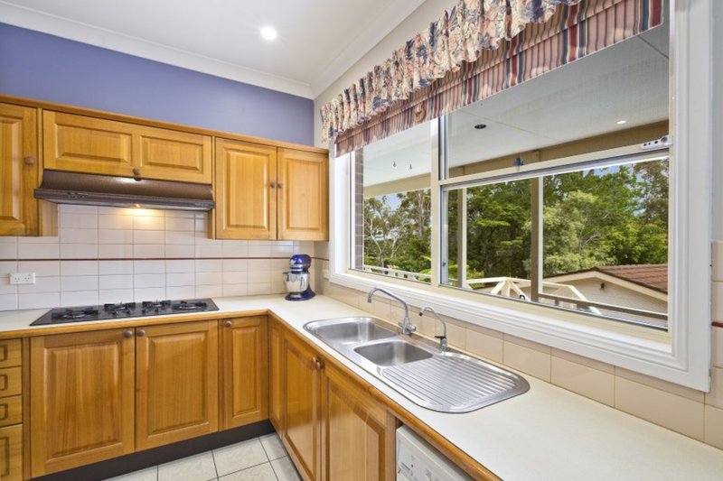 Photo - 4 Karingal Crescent, Frenchs Forest NSW 2086 - Image 3