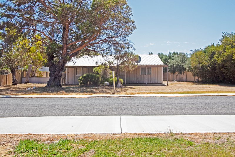 4 Kau Street, Green Head WA 6514