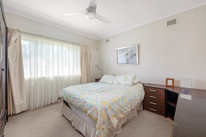 Photo - 4 Kawana Street, Bass Hill NSW 2197 - Image 5