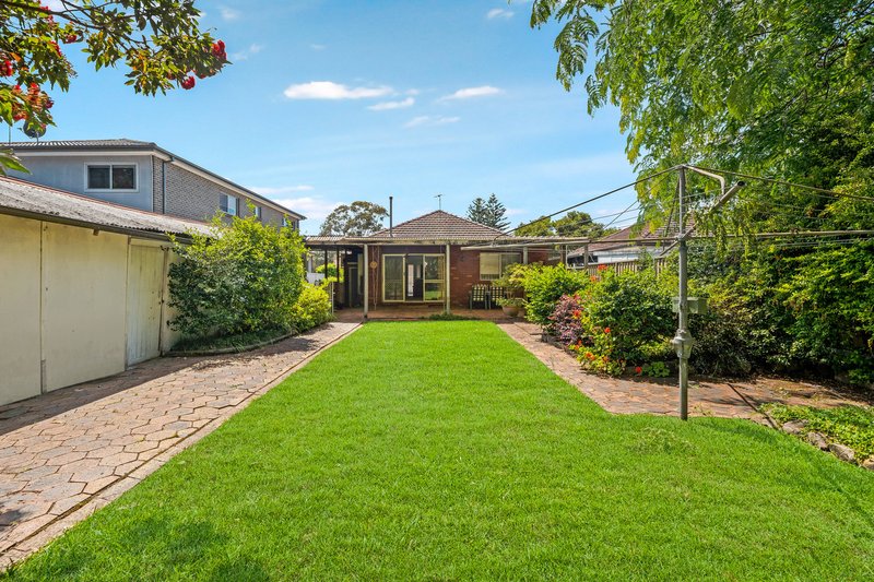 Photo - 4 Kawana Street, Bass Hill NSW 2197 - Image 9