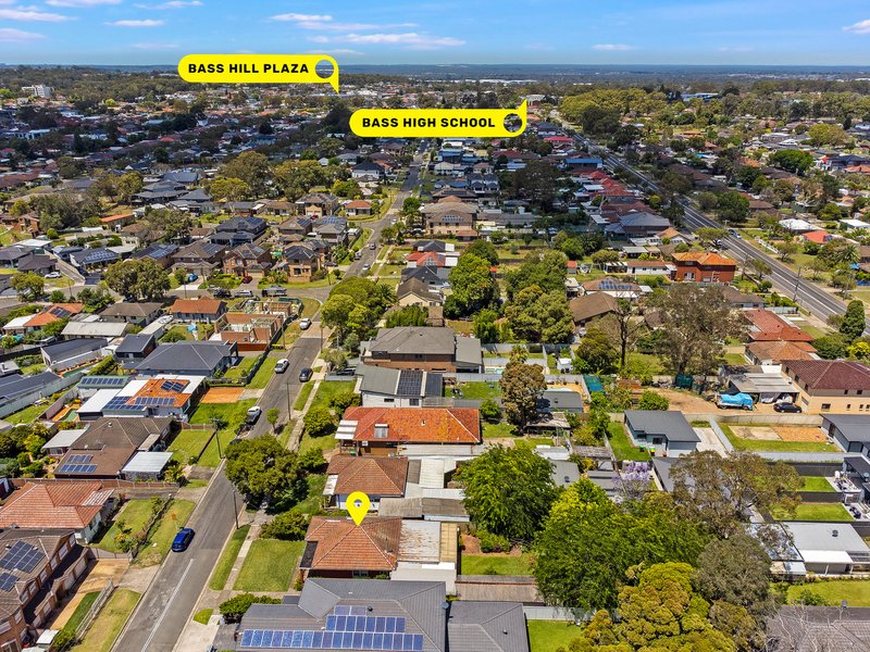 Photo - 4 Kawana Street, Bass Hill NSW 2197 - Image 12