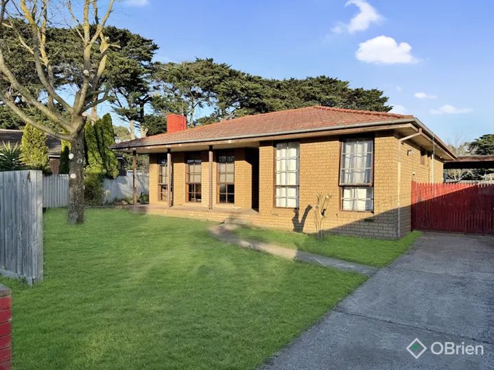 Photo - 4 Kelso Place, Berwick VIC 3806 - Image 1