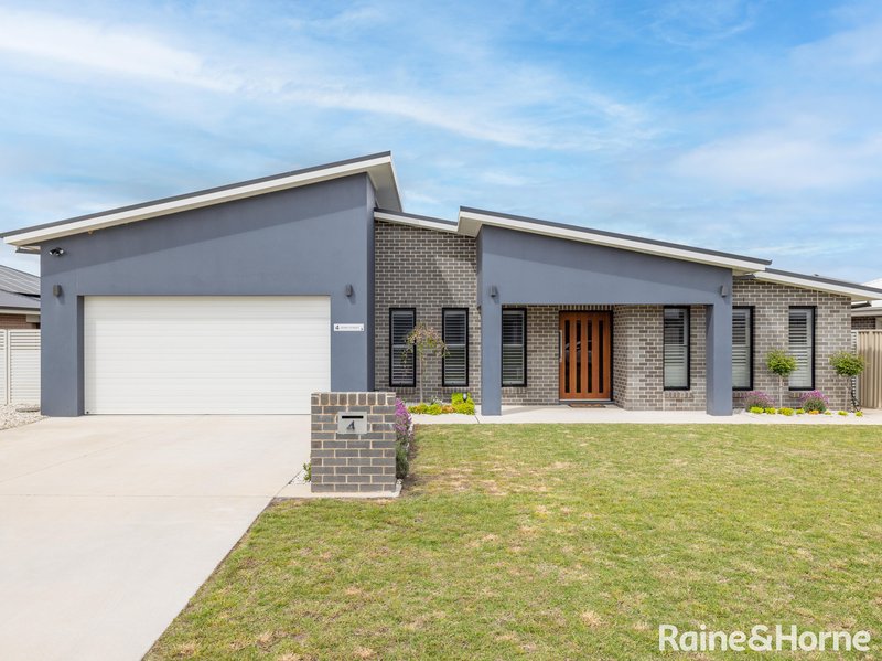 4 Kemp Street, Eglinton NSW 2795