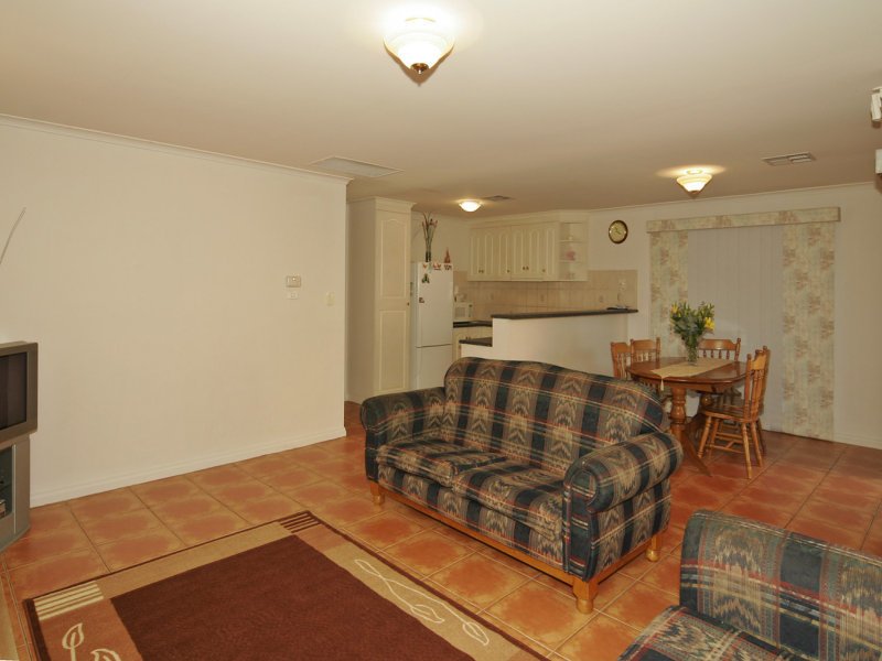 Photo - 4 Kennington Street, Brompton SA 5007 - Image 3