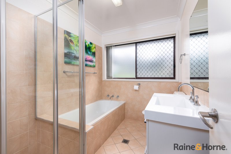 Photo - 4 Kent Avenue, Armidale NSW 2350 - Image 6