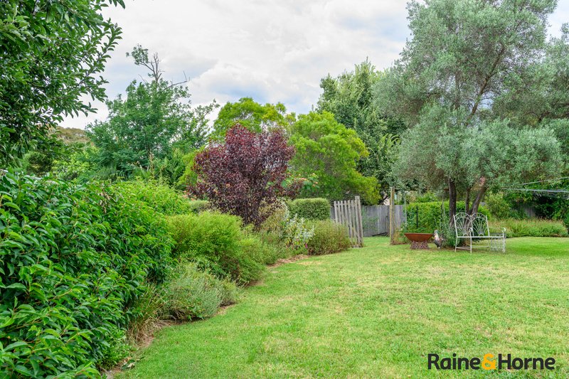 Photo - 4 Kent Avenue, Armidale NSW 2350 - Image 7