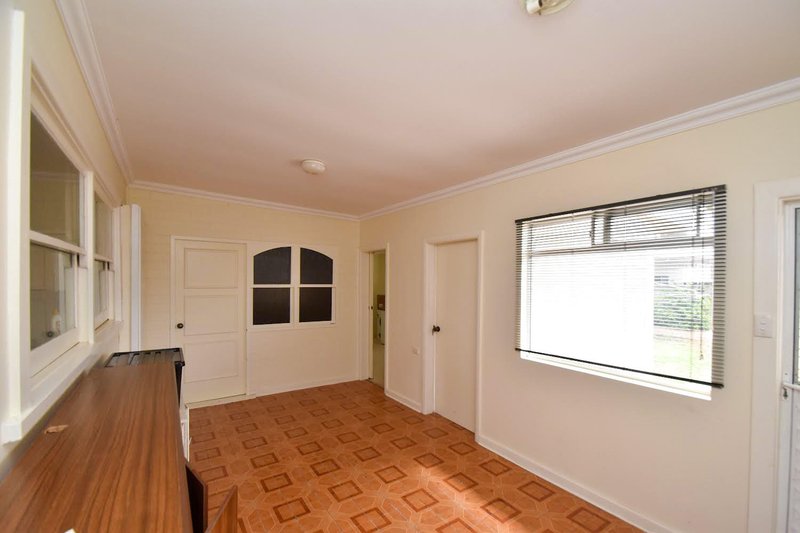 Photo - 4 Kent Place, Bossley Park NSW 2176 - Image 9