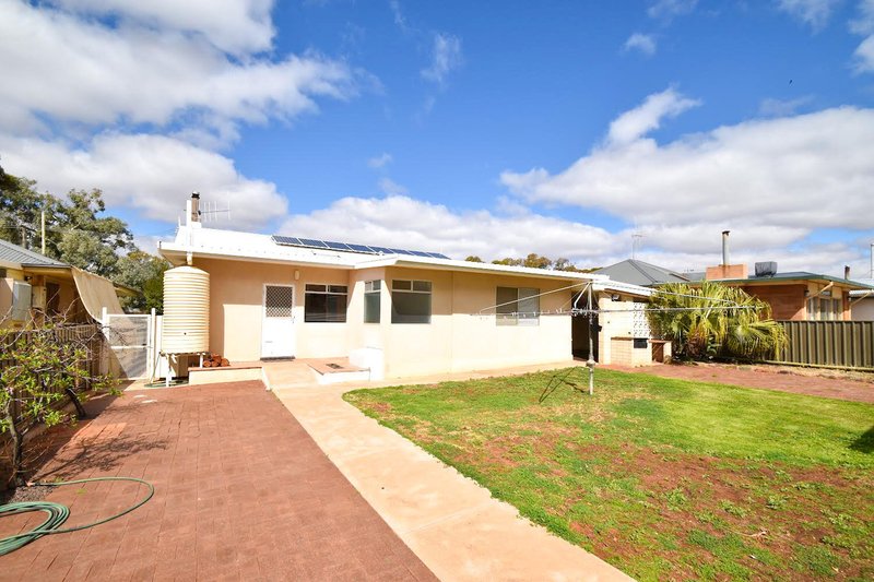 Photo - 4 Kent Place, Bossley Park NSW 2176 - Image 13