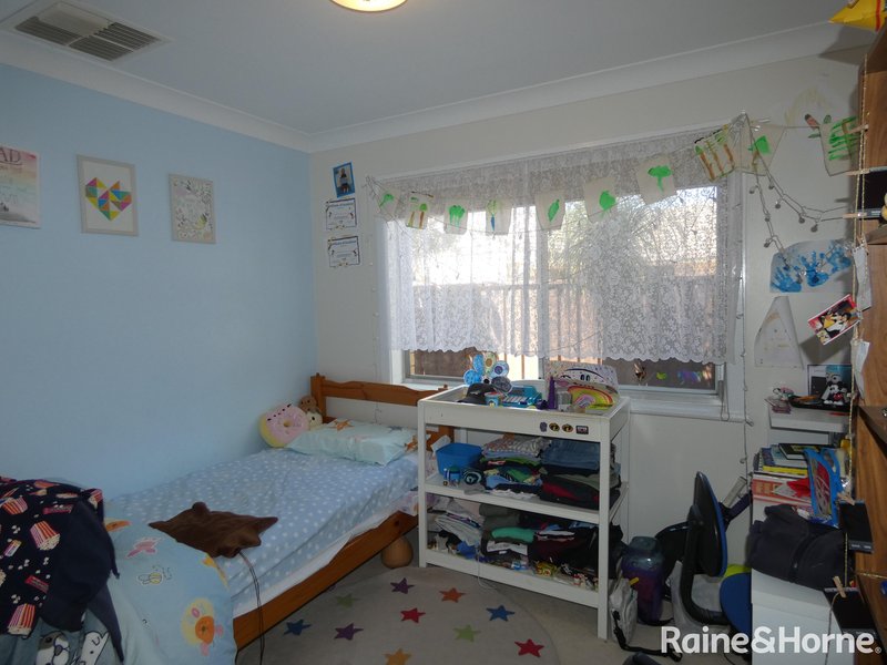 Photo - 4 Keperra Place, Moree NSW 2400 - Image 9