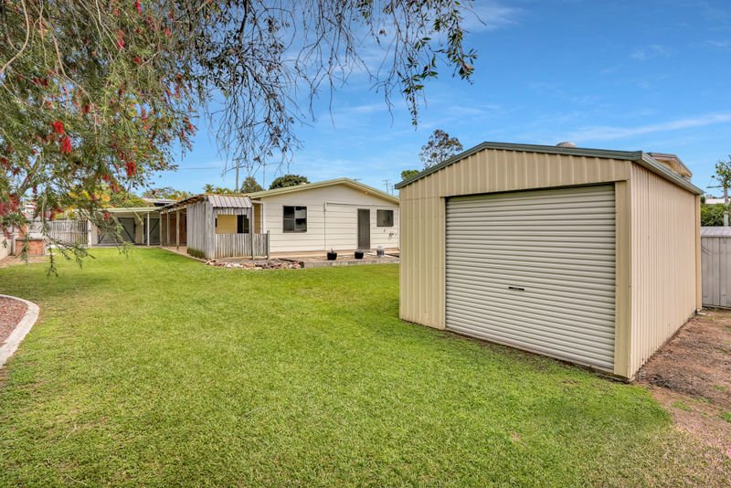 Photo - 4 Keppel Avenue, Clinton QLD 4680 - Image 4