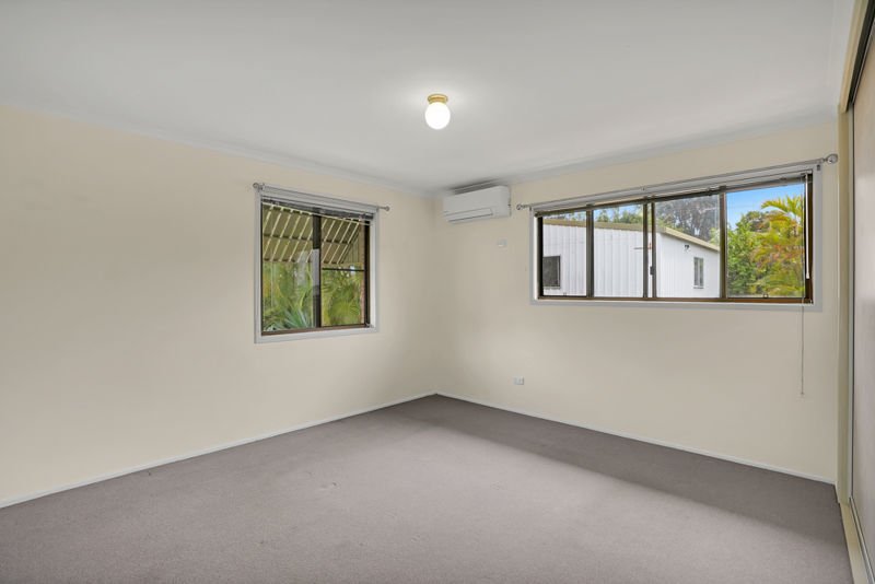 Photo - 4 Keppel Avenue, Clinton QLD 4680 - Image 16