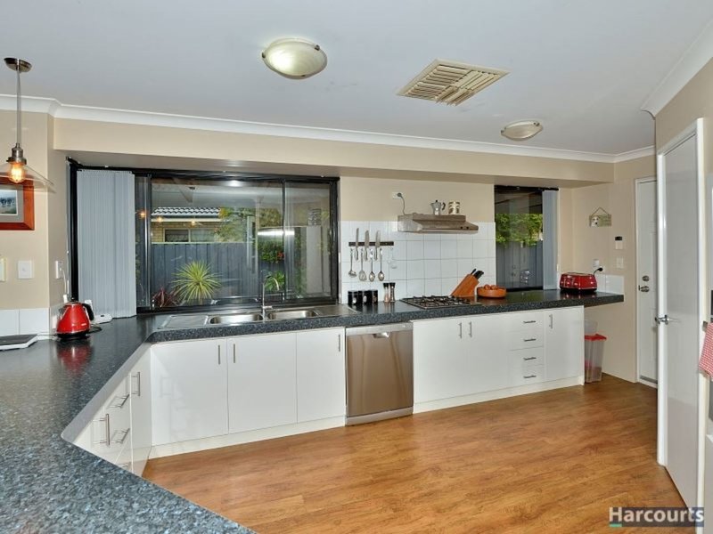 Photo - 4 Keppel Mews, Halls Head WA 6210 - Image 4