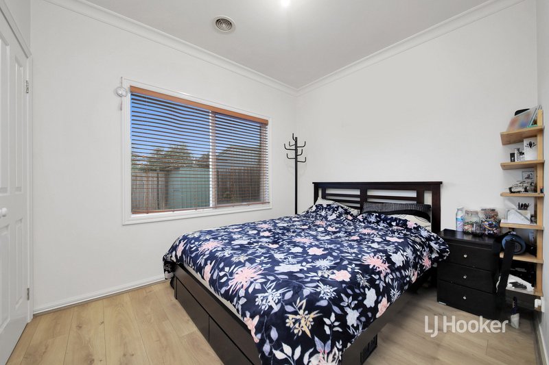 Photo - 4 Kerford Crescent, Point Cook VIC 3030 - Image 12