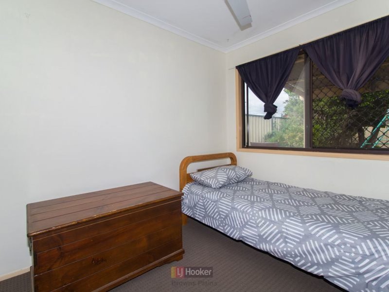 Photo - 4 Kerria Street, Crestmead QLD 4132 - Image 6