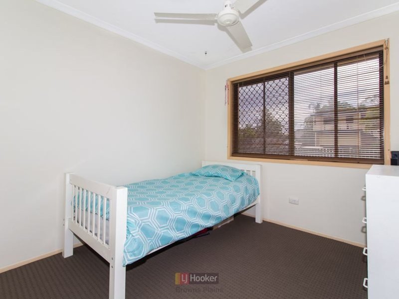 Photo - 4 Kerria Street, Crestmead QLD 4132 - Image 7