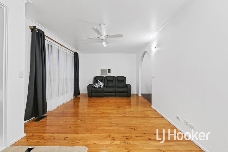 Photo - 4 Kerrison Drive, Hampton Park VIC 3976 - Image 3