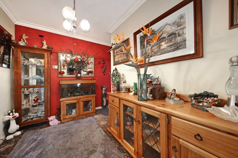 Photo - 4 Keswick Street, Bentleigh East VIC 3165 - Image 2