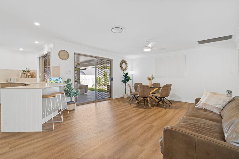 Photo - 4 Killarney Court, Ormeau QLD 4208 - Image 6