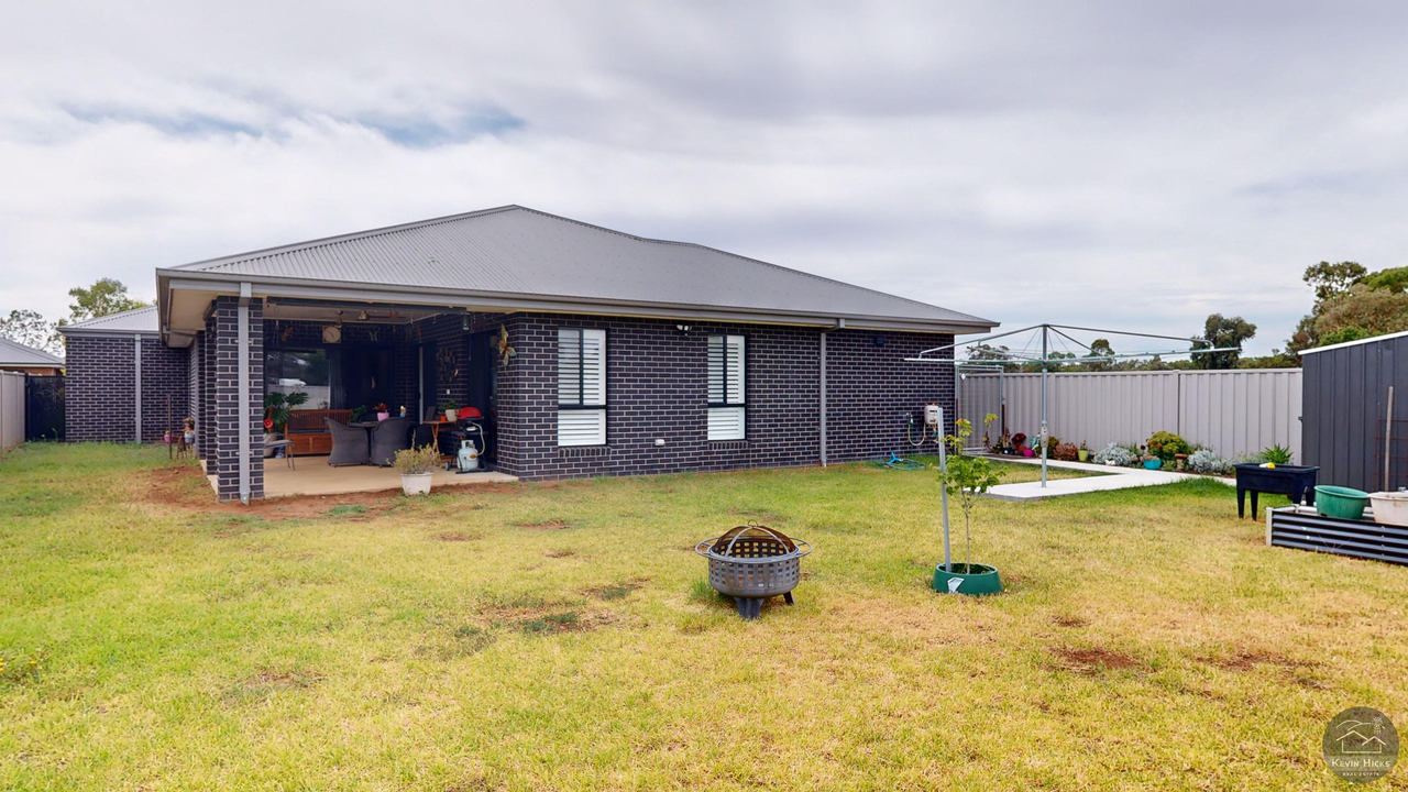 4-bedroom house at 4 Kilmartin Place, Numurkah, VIC 3636, Moira, Victoria
