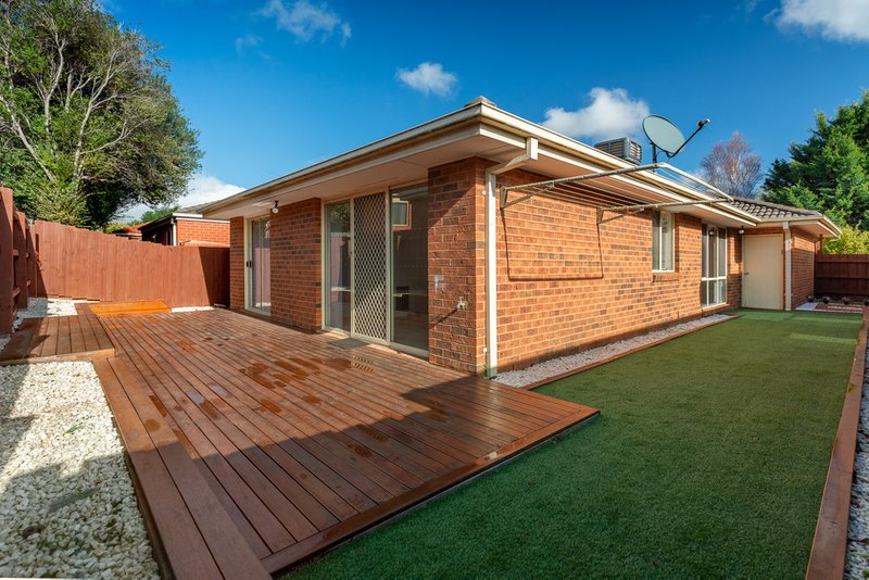 Photo - 4 Kimbarra Drive, Berwick VIC 3806 - Image 11