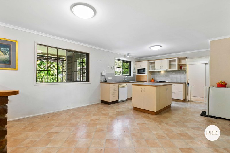 Photo - 4 Kinghorn Road, Granville QLD 4650 - Image 12