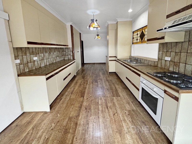 Photo - 4 Kings Way, Goulburn NSW 2580 - Image 4