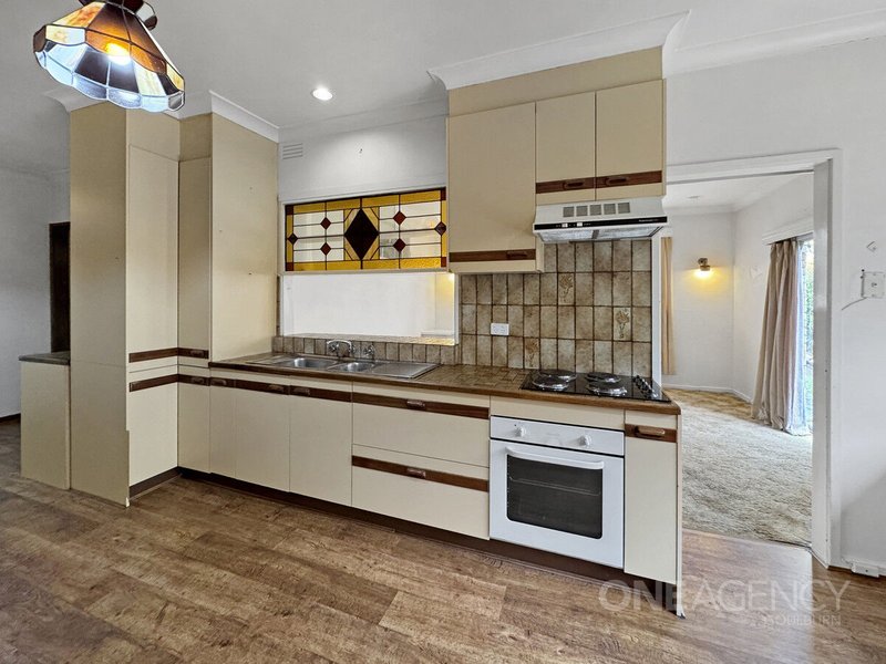 Photo - 4 Kings Way, Goulburn NSW 2580 - Image 5