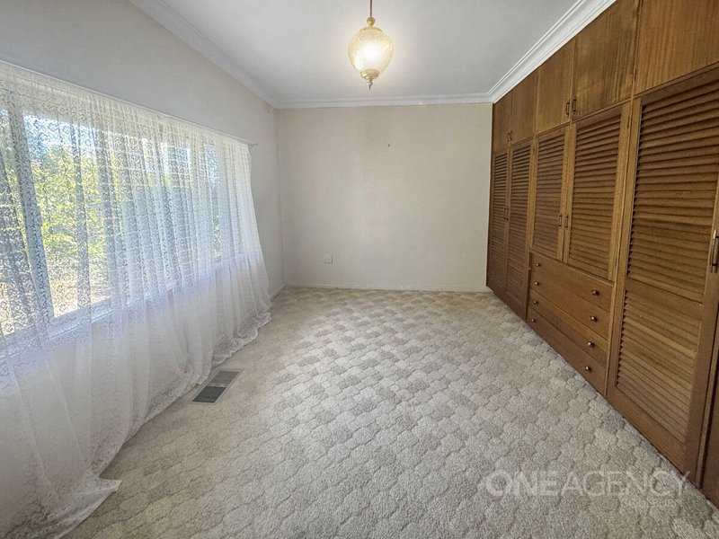 Photo - 4 Kings Way, Goulburn NSW 2580 - Image 8