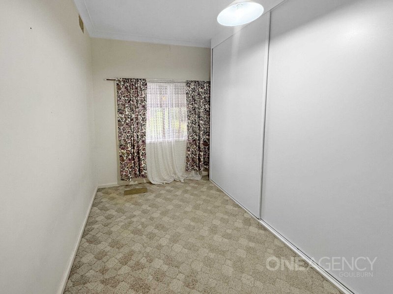 Photo - 4 Kings Way, Goulburn NSW 2580 - Image 9