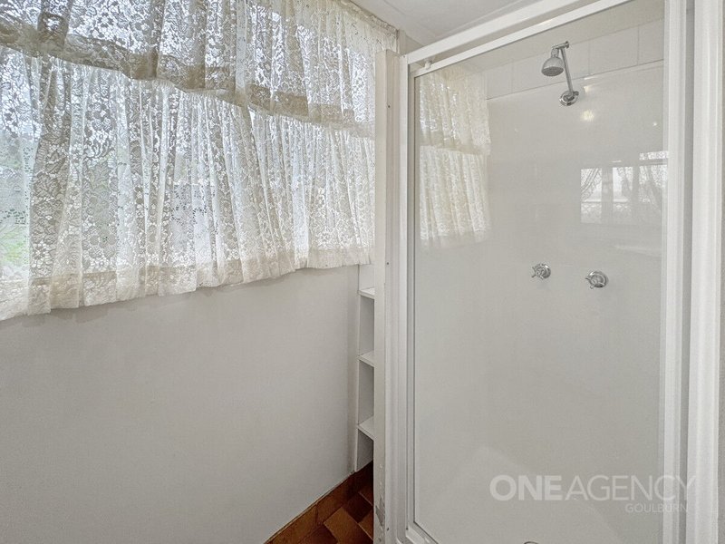 Photo - 4 Kings Way, Goulburn NSW 2580 - Image 12