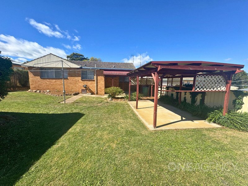Photo - 4 Kings Way, Goulburn NSW 2580 - Image 13