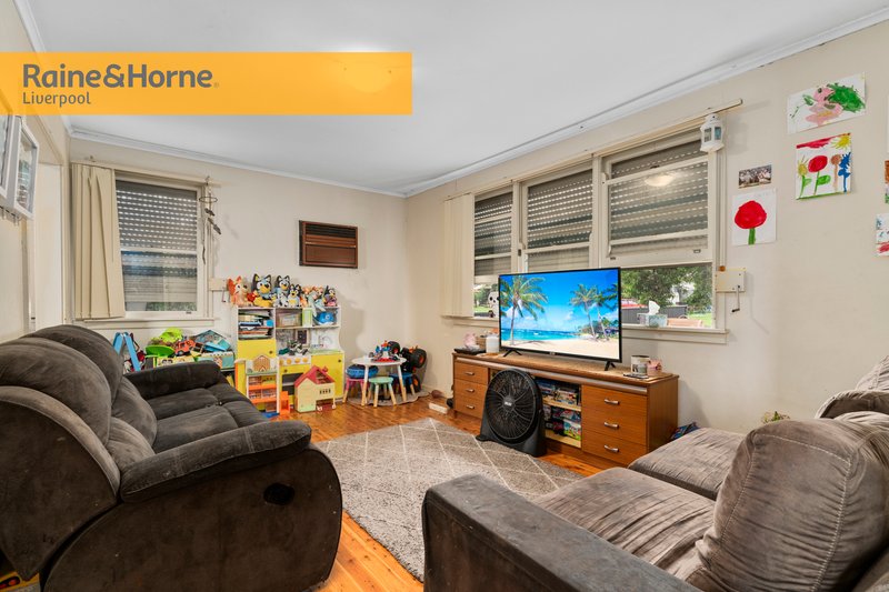 Photo - 4 Kinkuna Street, Busby NSW 2168 - Image 2