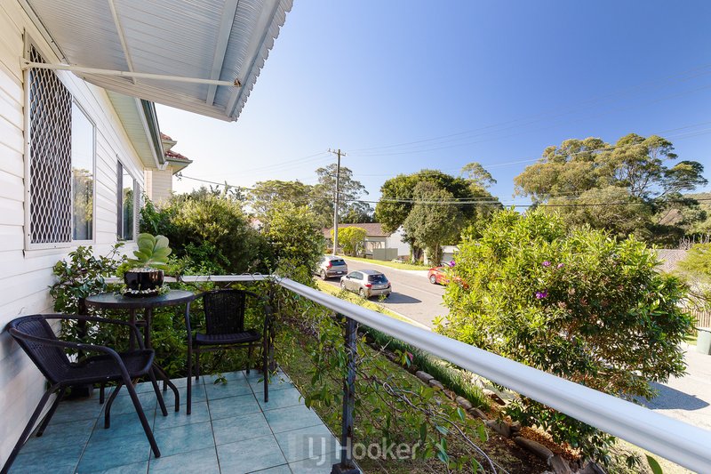 Photo - 4 Kirkdale Drive, Kotara South NSW 2289 - Image 2