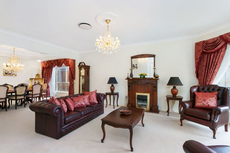 Photo - 4 Kirkwall Avenue, Castle Hill NSW 2154 - Image 3