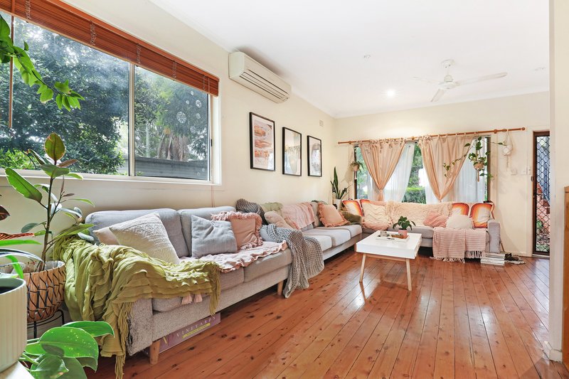 Photo - 4 Kirrang Avenue, Mangerton NSW 2500 - Image 4