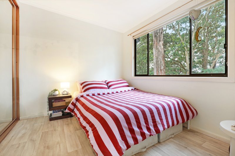 Photo - 4 Kirrang Avenue, Mangerton NSW 2500 - Image 6