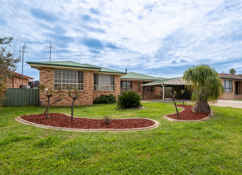 Photo - 4 Koala Place, Forbes NSW 2871 - Image 1