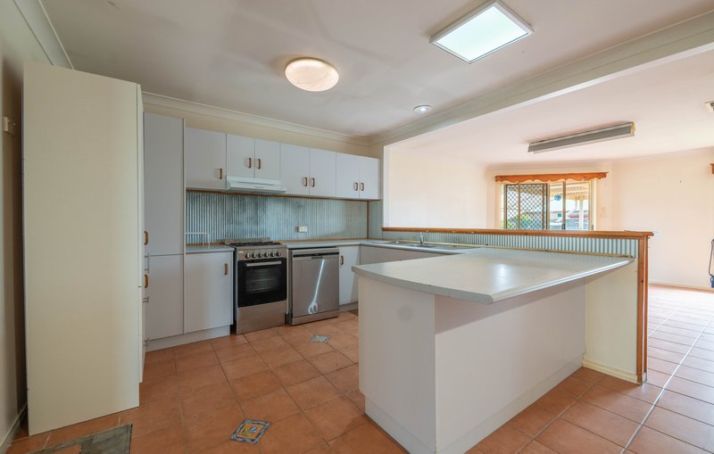 Photo - 4 Koala Place, Forbes NSW 2871 - Image 4