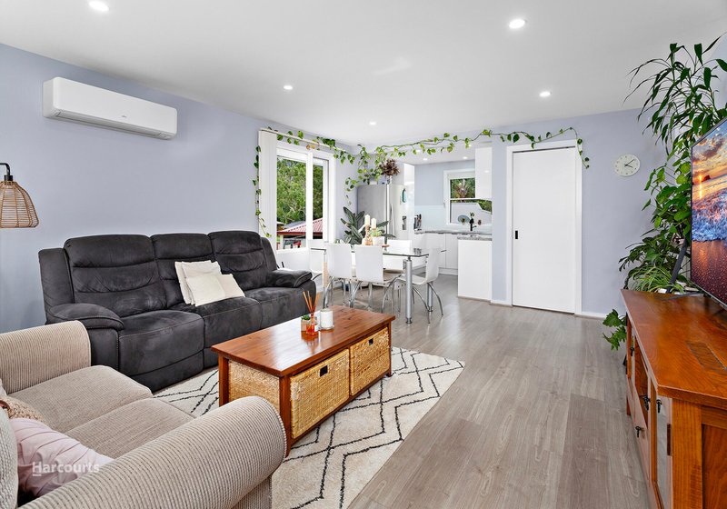 Photo - 4 Kotara Crescent, Unanderra NSW 2526 - Image 2