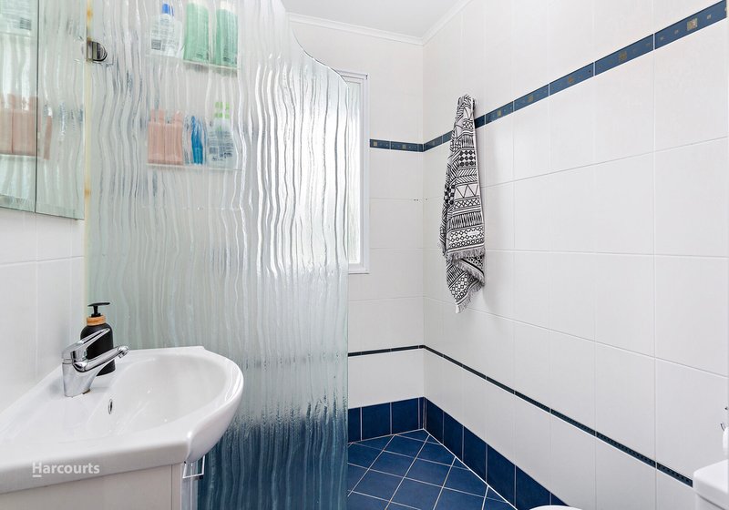 Photo - 4 Kotara Crescent, Unanderra NSW 2526 - Image 3