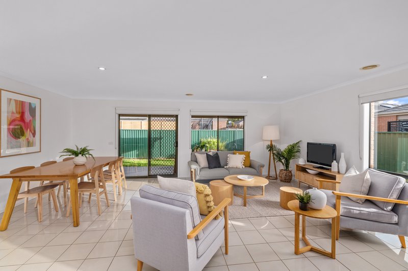 Photo - 4 Kumara Circuit, South Morang VIC 3752 - Image 5