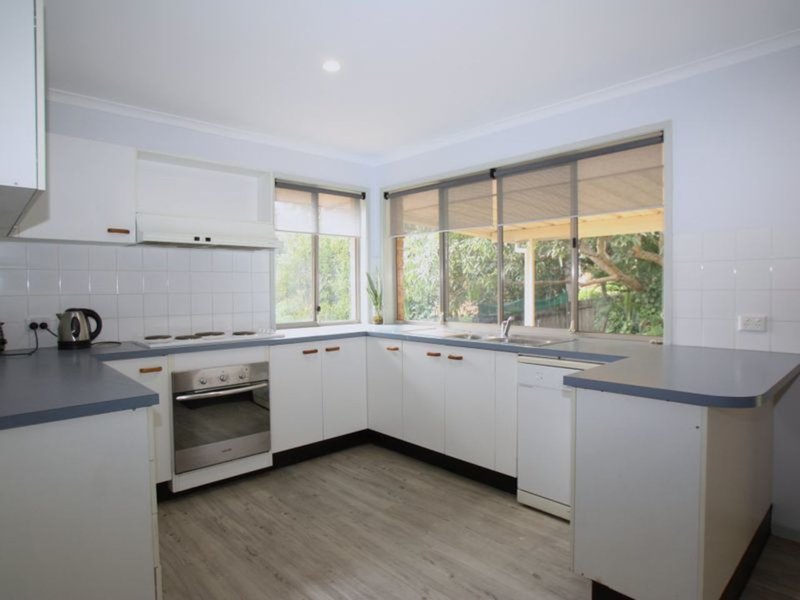 Photo - 4 Kuringai Way, Ocean Shores NSW 2483 - Image 4