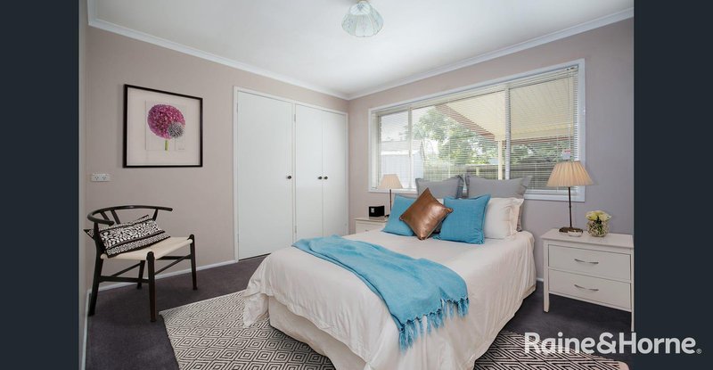 Photo - 4 Kybean Street, Riverhills QLD 4074 - Image 4