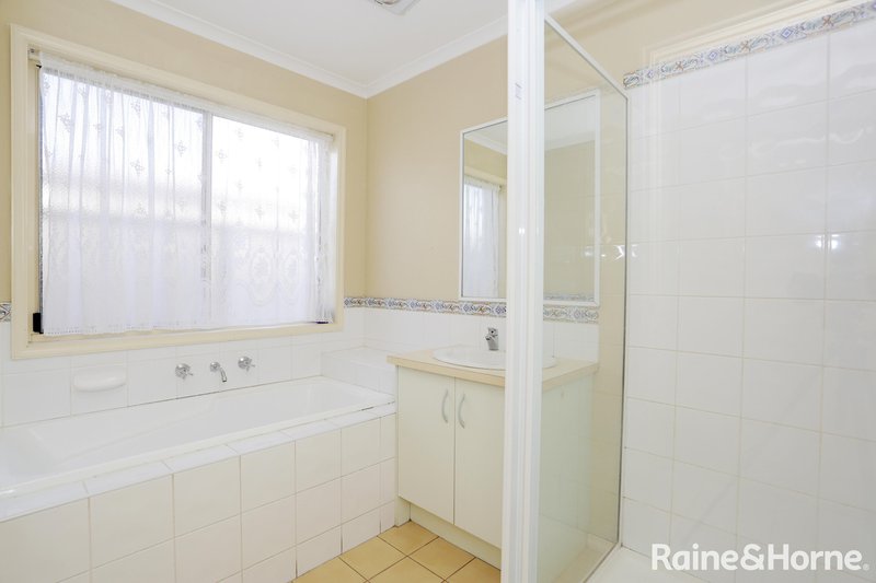 Photo - 4 Lachlan Crescent, Roxburgh Park VIC 3064 - Image 6