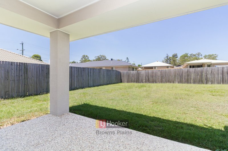 Photo - 4 Lachlan Lane, Hillcrest QLD 4118 - Image 10