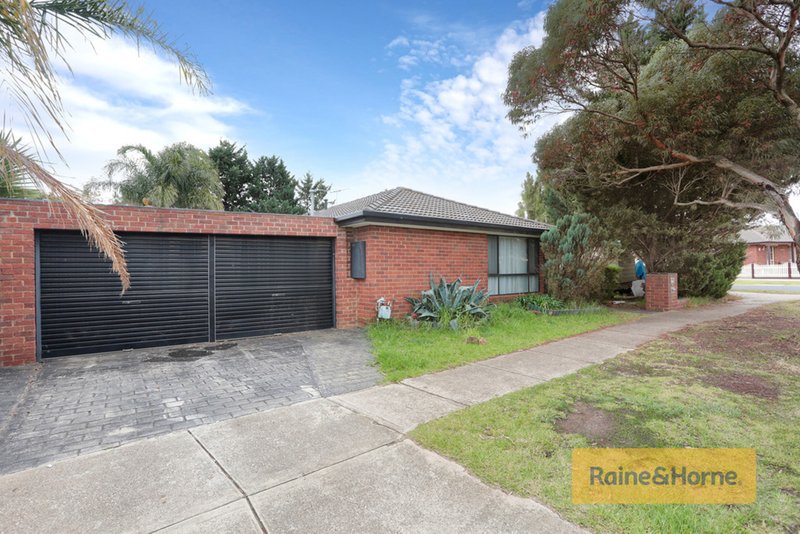 Photo - 4 Lagarna Drive, Kurunjang VIC 3337 - Image 11