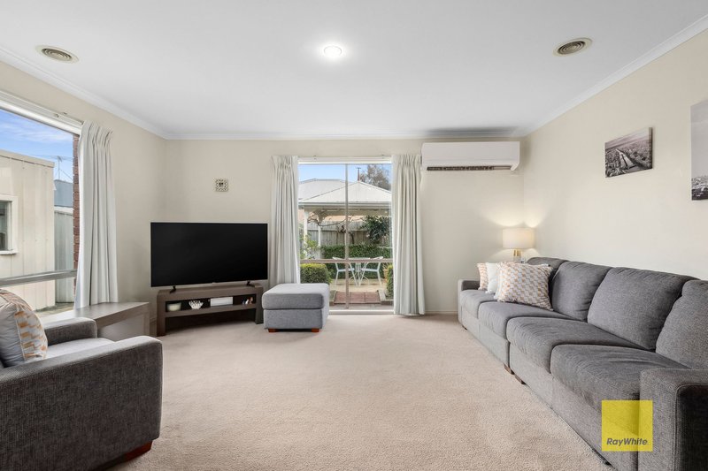 Photo - 4 Laguna Place, Grovedale VIC 3216 - Image 4